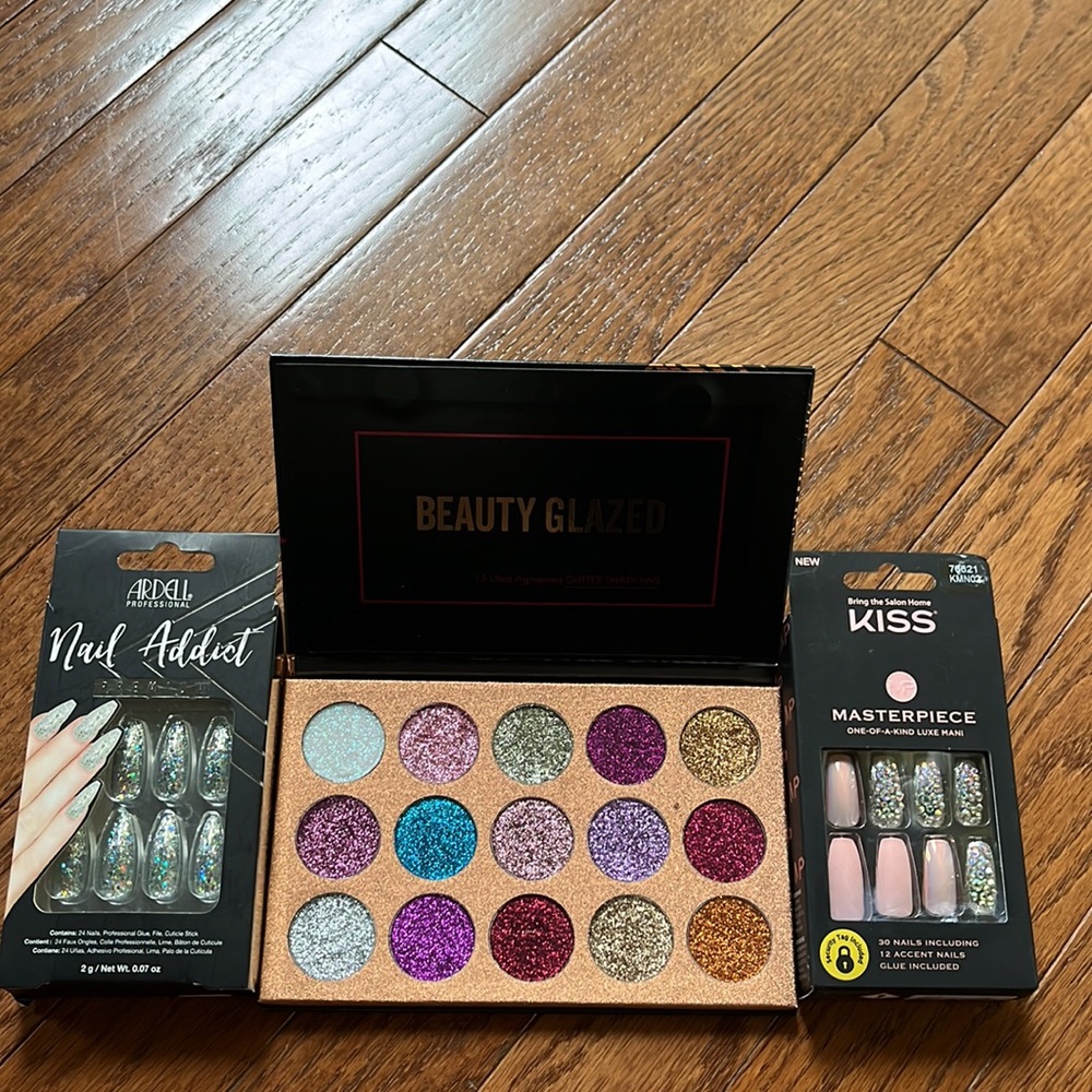 NWT! Make up set and Nails Sets x2